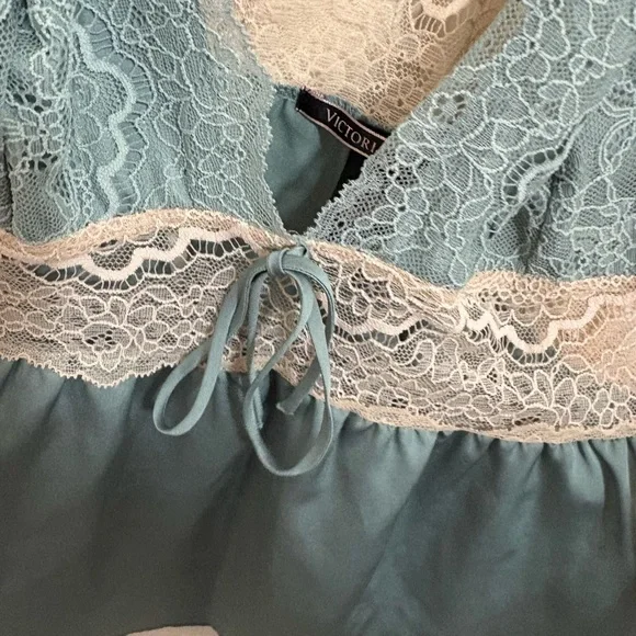 Victoria's Secret Sage Green Satin & Cream Lace Trim Cami Top - Picture 2 of 5